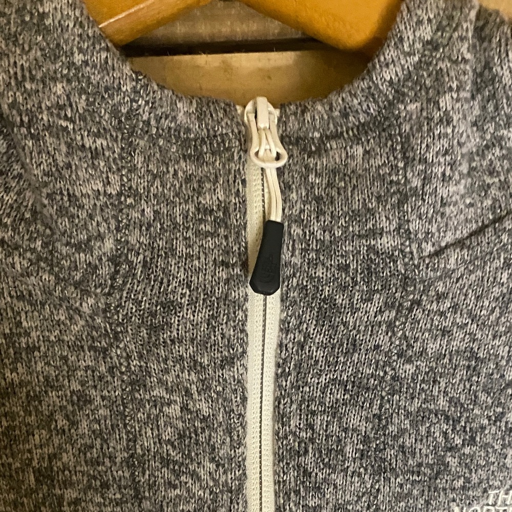 The North Face women’s partial heather Gray pullover sweatshirt size large - Picture 4 of 8